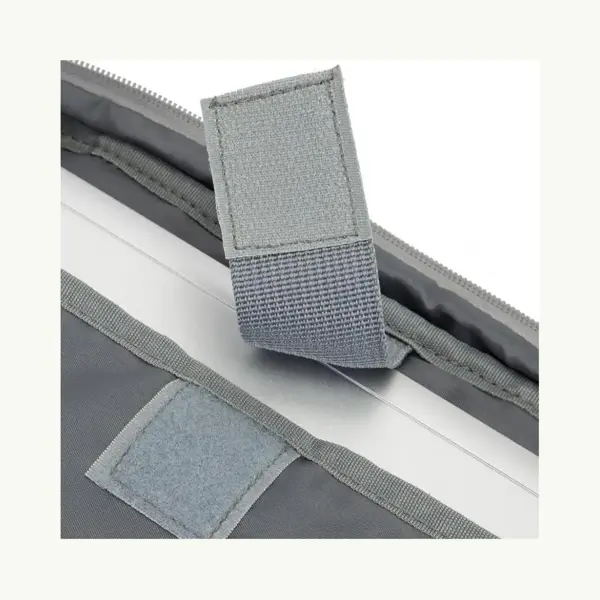7532 (grey!}dark blue)